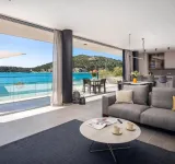 ELADÓ HORVÁT VILLA-NAPPALI